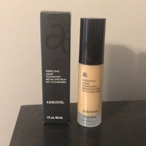 Arbonne Perfecting Liquid Foundation